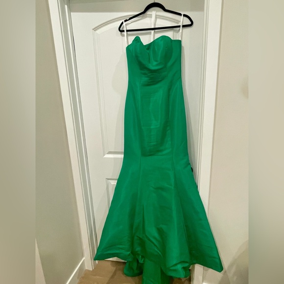Sherri Hill Dresses & Skirts - Sherri Hill Strapless Green Dress
